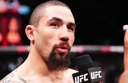 Уиттакер рассчитывает провести бой со Стриклендом на турнире UFC в Сиднее