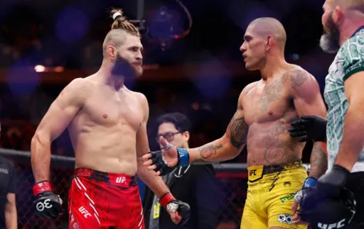 Чемпион UFC Перейра проведет бой с Прохазкой, а не с Анкалаевым