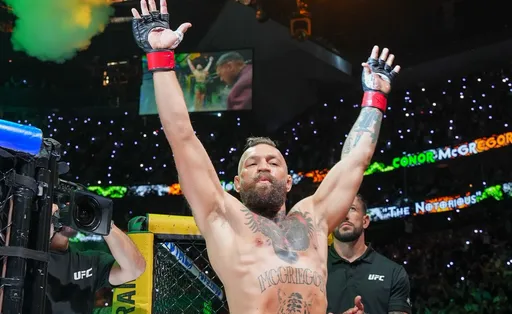 Появилось видео травмы Макгрегора в реванше с Холлоуэем на турнире UFC 329