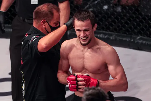 Усмана Нурмагомедова не лишат чемпионского титула Bellator из-за проваленного допинг-теста