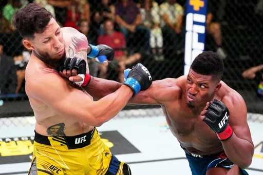 Украинский боец Аскар Можаров уволен из UFC после поражения в дебютном бою
