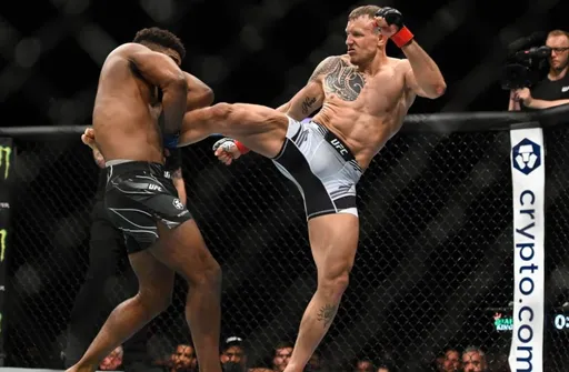 Херманссон выразил уважение Кертису после боя на UFC Fight Night 208