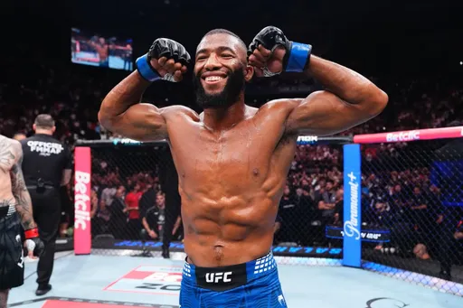 В UFC новый зверь: «Атласский лев» загрыз Хукера, вызвал Холлоуэя и готов подраться с Нурмагомедовым