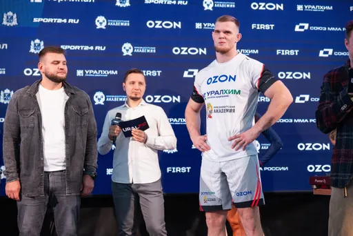 Голуб сделал предложение своей девушке после боя на Ural FC 9