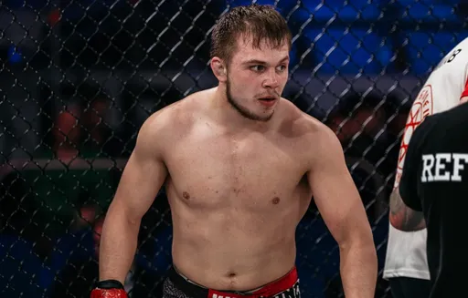 Грозин освободил чемпионский пояс Open FC в легком весе