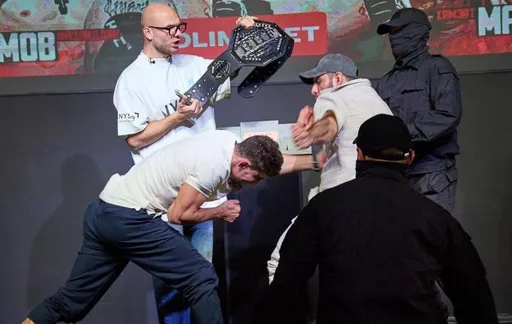 Hardcore показал закулисье стадионного турнира, где Персидский Дагестанец должен был подраться с Чурчаевым