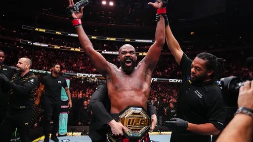 UFC обманул всех с новостью об уходе Джонса, Павловичу это стоило важнейшего боя в жизни