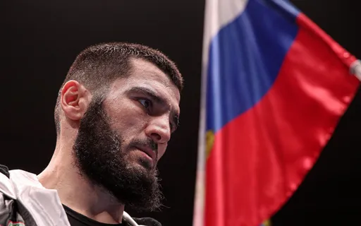 Бетербиев: я бы дал нашим выступить на Олимпийских играх в нейтральном статусе