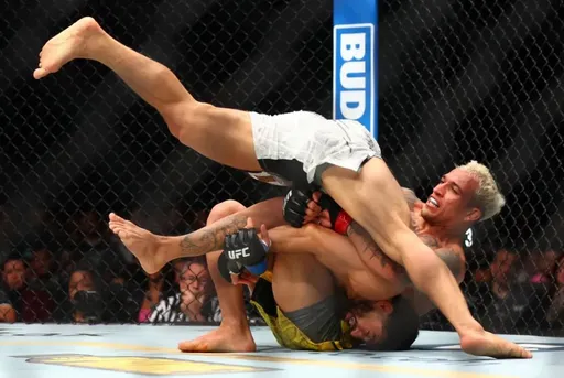 Оливейра дал обещание после поражения от Царукяна на UFC 300