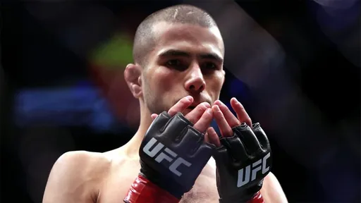 Мокаев заявил, что избежал тяжелой травмы по итогам боя на турнире UFC 286