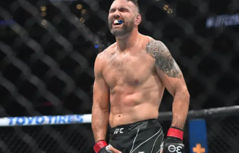 Вайдман победил Силву техническим нокаутом на UFC on ESPN 54, позже лига поменяла результат боя
