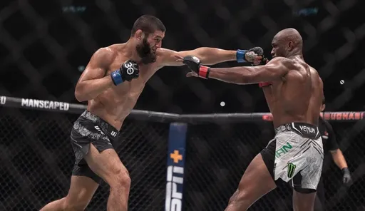 Стрикленд, берегись! Чимаев победил Усмана на UFC 294 и идет за чемпионским поясом американца