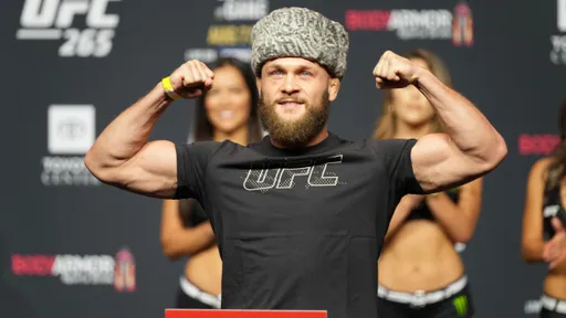 Стали известны результаты взвешивания участников турнира UFC в Баку
