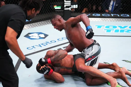 Хилл нокаутировал Сантоса в четвертом раунде на UFC Vegas 59