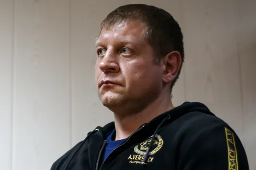 Александр Емельяненко признался, что перешел на крепкие напитки и втянулся