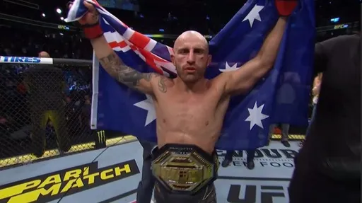 Впервые в истории UFC лидер рейтинга P4P остался на своей позиции, несмотря на поражение