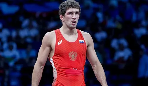 Российский борец Сидаков победил азербайджанца Байрамова на ЧМ в Хорватии