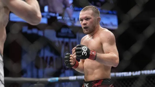 Бывший чемпион UFC Петр Ян встретился с рэпером Бастой