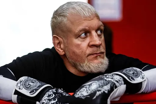 Александр Емельяненко опубликовал видео необычной тренировки с братом Федором