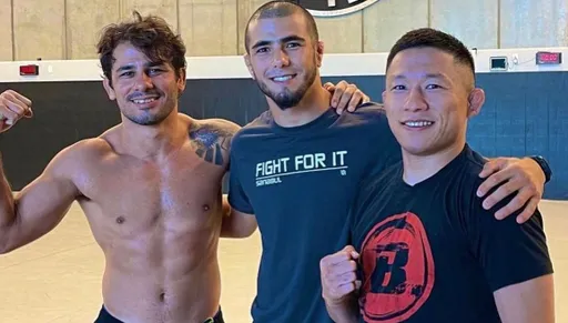 Мокаев рассказал о спаррингах с чемпионом UFC Пантожей: он почувствовал, что я будущий претендент на титул