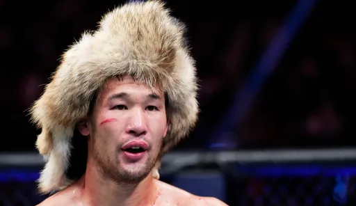 Кормье: Рахмонов не был похож на себя на UFC 310, потому что порвал связку колена перед боем