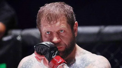 Александр Емельяненко попросил олимпийского чемпиона по хоккею Мальцева научить его стоять на коньках