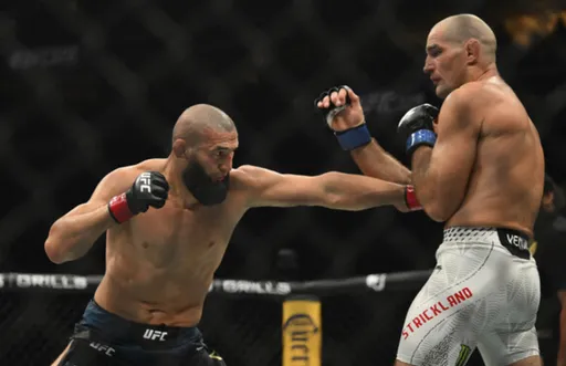 Бывший чемпион UFC Диллашоу назвал свой счет в бою Чимаева и Стрикленда