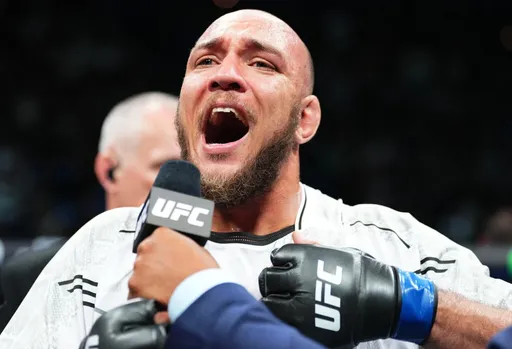Российская жена бойца UFC Уокера планирует уйти с работы ради карьеры мужа
