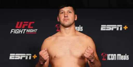 Казахстанец Нургожай провалил взвешивание перед дебютом в UFC