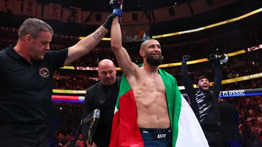 Рагозин назвал бойца UFC, способного победить Чимаева