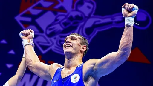 Чемпион мира по боксу Петровский заявил, что расстроен срывом боя Усика и Фьюри