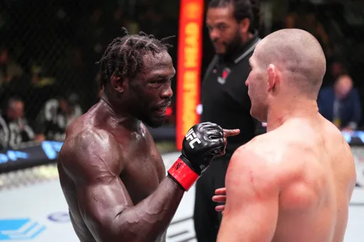 Каннонир победил Стрикленда решением судей на турнире UFC Fight Night 216