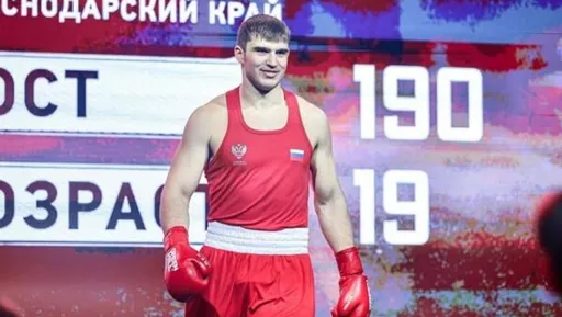 Стали известны соперники Сурова и Худояна на турнире IBA.PRO 14
