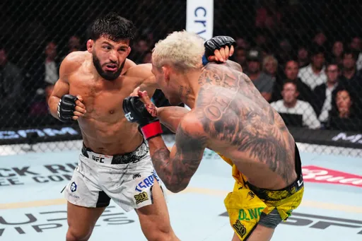 Источник: Оливейра и Царукян проведут реванш 19 сентября на турнире UFC 331