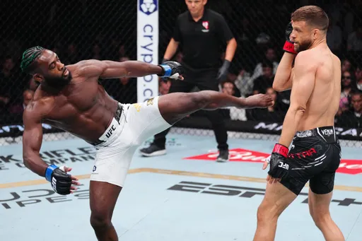 Стерлинг победил Каттара на турнире UFC 300