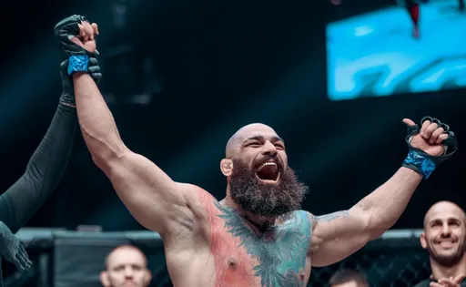 Появилось видео нокаута Рахмани в бою с Трабелси на турнире PFL Champions Series 3 в Дубае