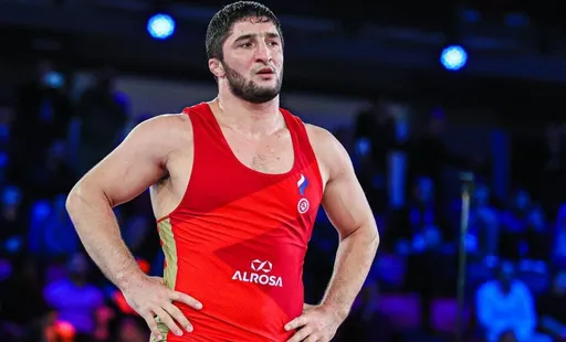 Олимпийский чемпион Садулаев снялся с чемпионата мира по борьбе и не поборется за бронзовую медаль