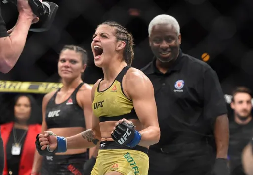 Экс-боец UFC Ботельо подписала контракт с Bellator