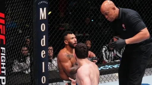 Алиев прокомментировал инцидент с укусом пальца Алвеса во время боя на UFC Fight Night 220