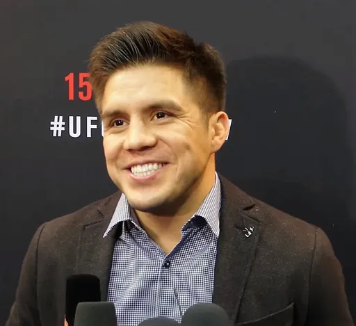 Сехудо: UFC нужно отменить бой Холлоуэй – Гейджи, чтобы Макс дрался с Топурией