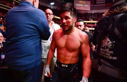 Сехудо передумал завершать карьеру после поражения на UFC 298