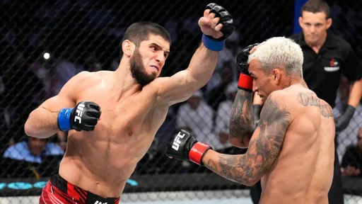 Реванш Махачева и Оливейры возглавит турнир UFC в Абу-Даби