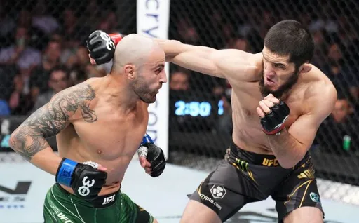 Волкановски хочет провести реванш с Махачевым 21 октября на UFC 294 в Абу-Даби