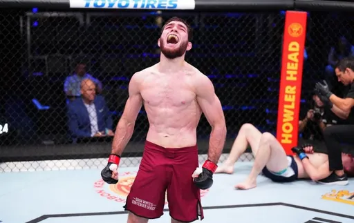 В честь бойца UFC Алиева испекли хлеб большого размера