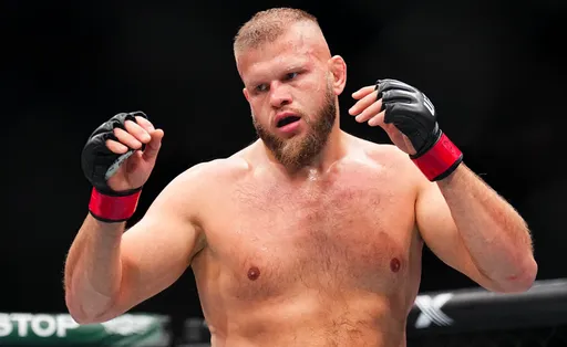 Польский тяжеловес Тыбура, победивший на турнире UFC в Лондоне, стал свободным агентом