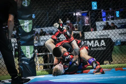 На чемпионате Северной Осетии по ММА произошла массовая драка