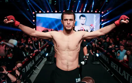 Российские бойцы оккупировали топ-10 рейтинга легковесов в Bellator. Кто станет чемпионом?