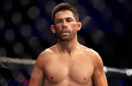 Круз снялся с боя против Фонта на UFC Fight Night 252