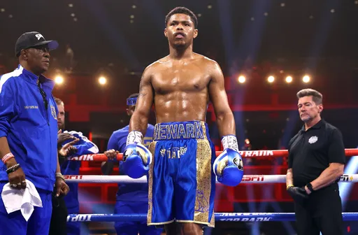 Стивенсон победил Де Лос Сантоса и завоевал титул WBC в легком весе