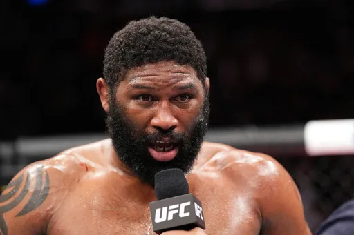 Чемпион UFC Джонс: не буду удивлен, если Блейдс выиграет у Аспиналла